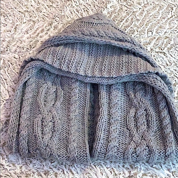 Michael Kors Infinity Scarf NEVER USED - Picture 1 of 4